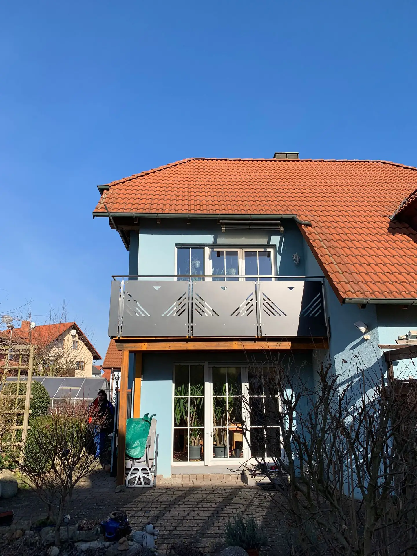 Schlosserei Hemmerich - Stahl- und Metallbau - Geländer mit Alublechen und Musterfräsungen