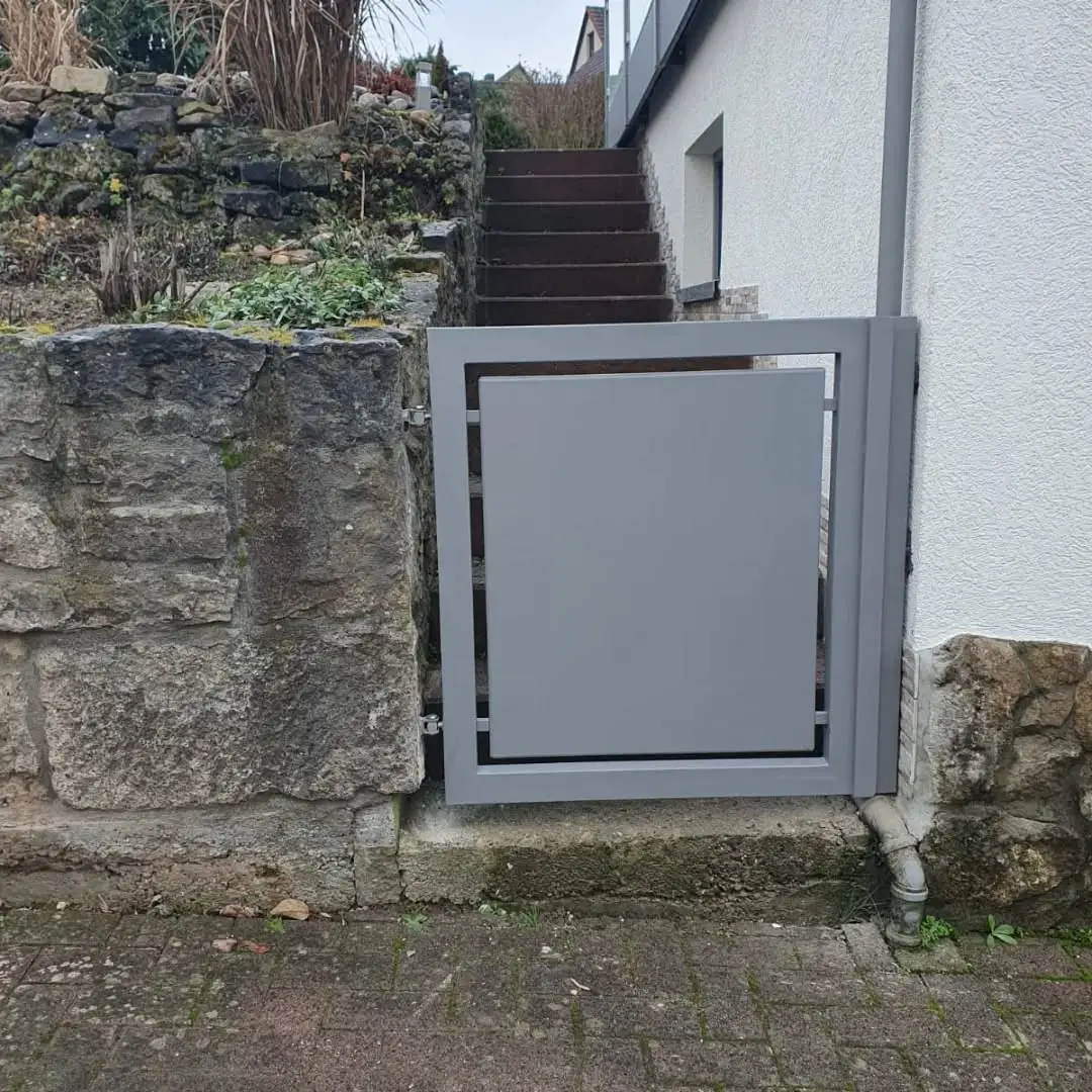 Gartentüre in pulverbeschichtet